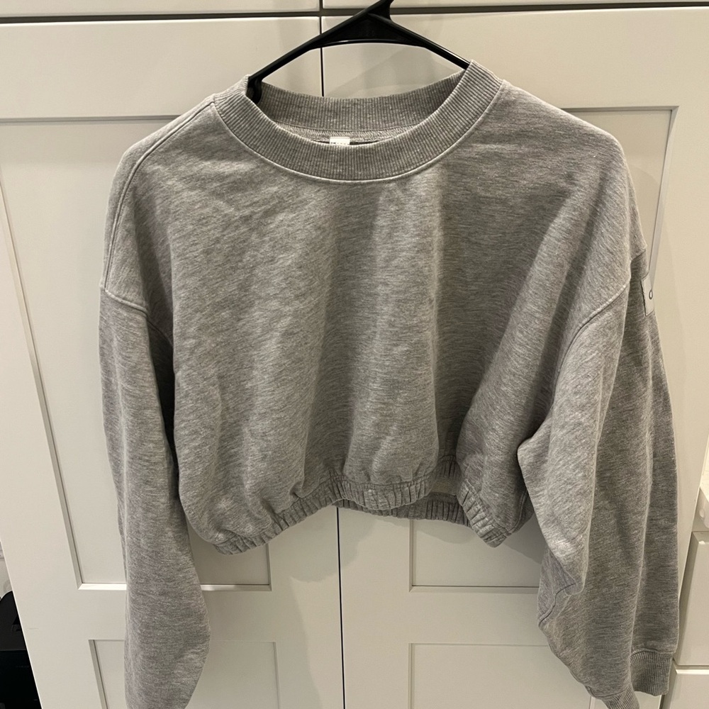 ALO Yoga Heather Grey Cropped Crewneck Sweatshirt